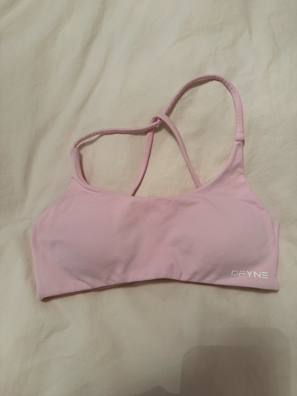 Dfyne dynamic twist back bra in light Rosa pink